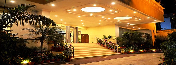 1720/Hotel Meraden Grand - Varanasi 02.jpg